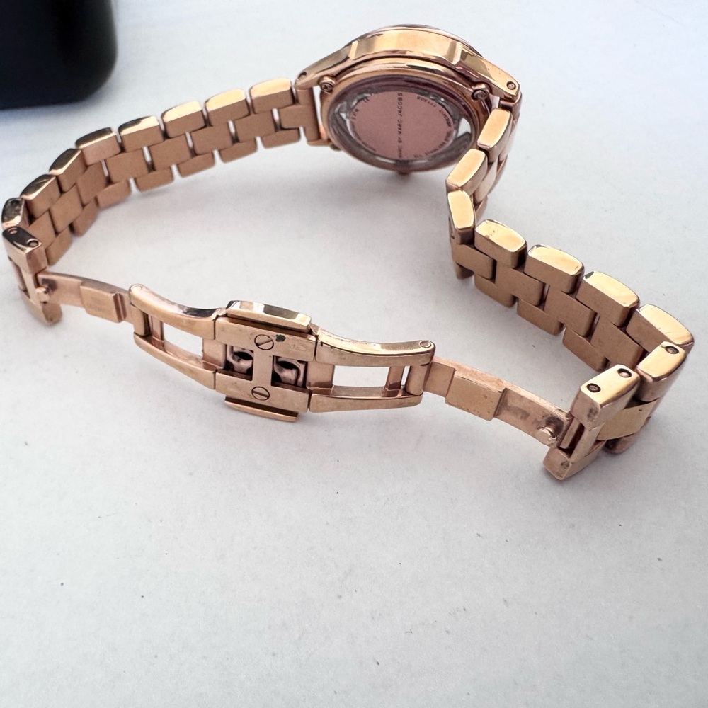 Marc Jacobs MBM3417 Women's Watch - Picture 2 of 4